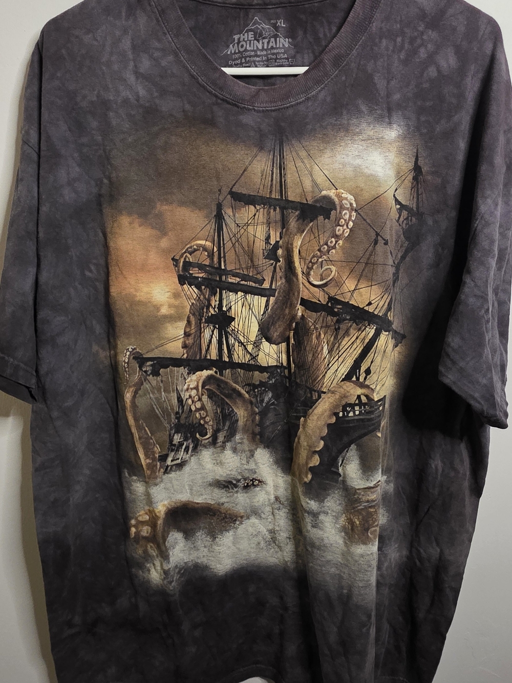 Vintage The Mountain Black Tie-Dye Kraken Ship Graphic T-Shirt Sz XL